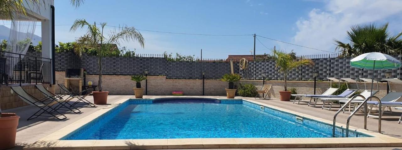 Villa Marianna Con Piscina Privata Ampi Spazi Esterni E Wifi Free 트라비아 외부 사진
