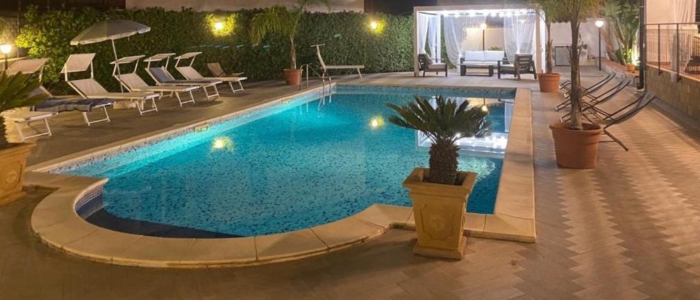 Villa Marianna Con Piscina Privata Ampi Spazi Esterni E Wifi Free 트라비아 외부 사진
